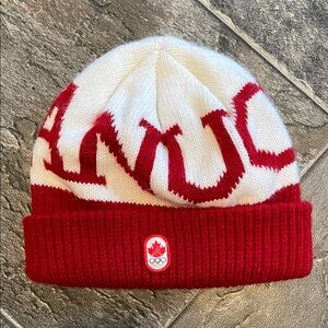⭐️NWOT HUDSON’S BAY Canuck Olympic Red White Kids Beanie Touque Canada Sports